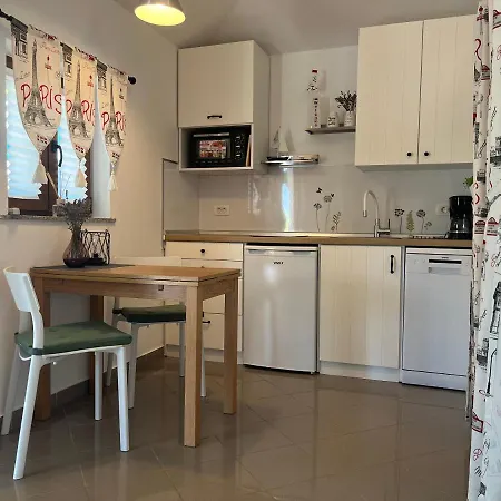 Apartment Cozy&Quiet Rovinj Exterior photo